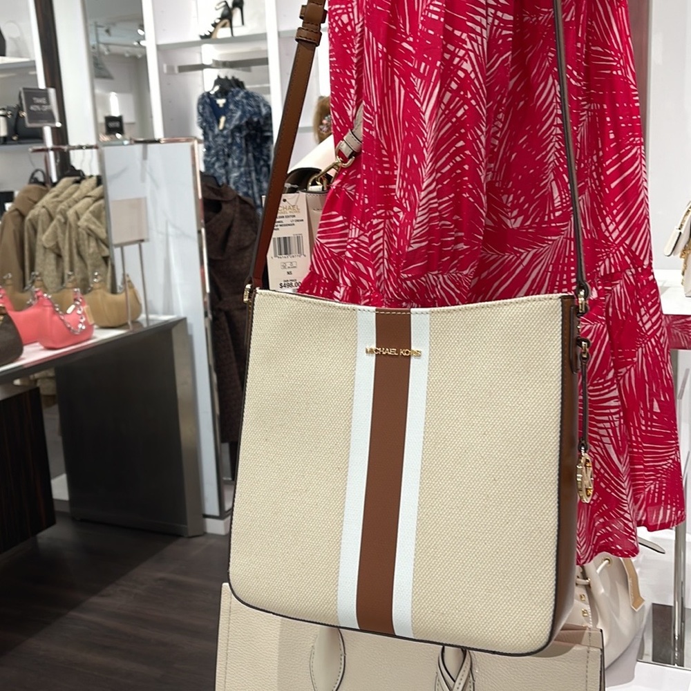 Michael Kors Jet Set Travel Large Messenger Bag (Luggage) 35S3GTVM3C
NWT - Picture 3 of 16